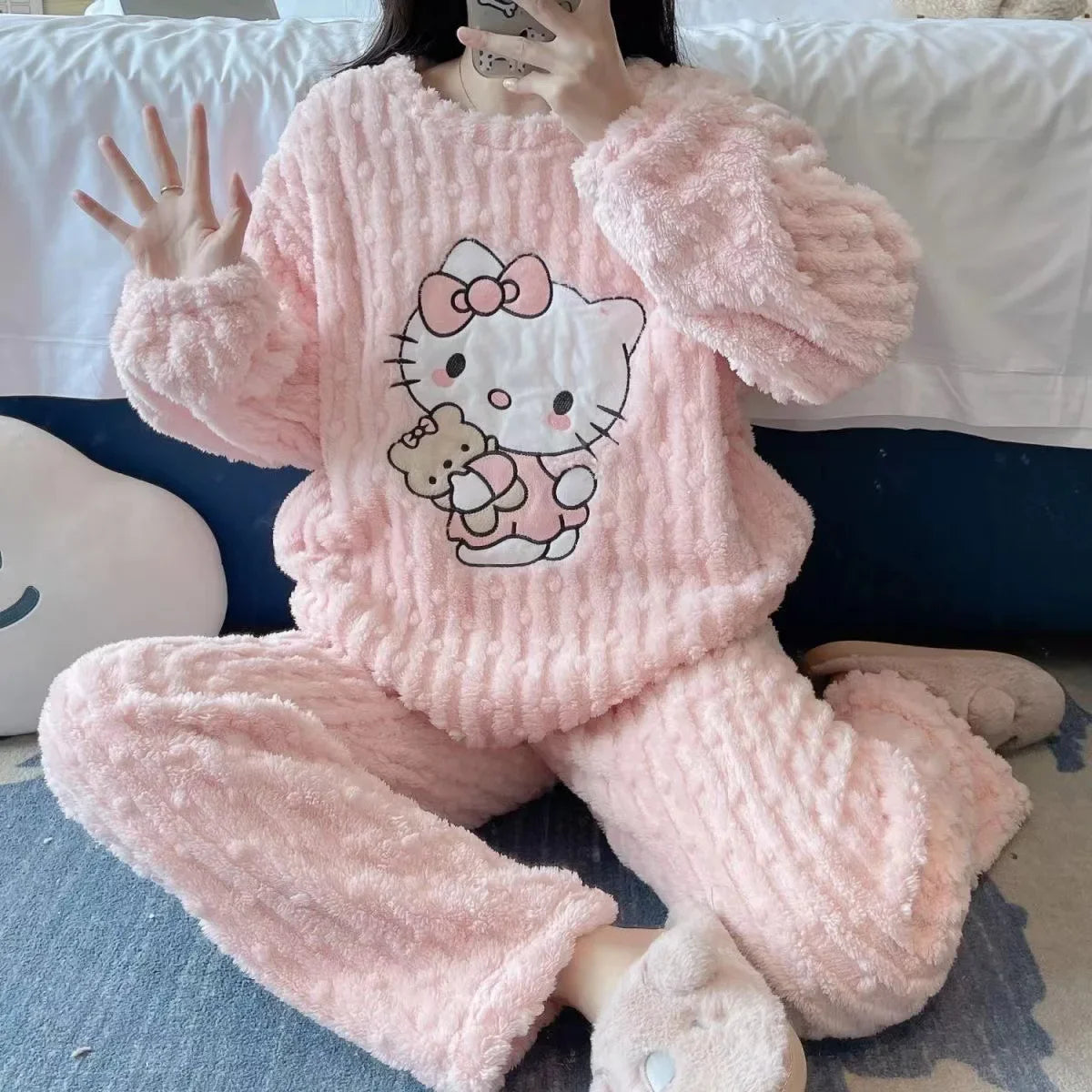 Hello Kitty Autumn Winter Fleecing Pajama Suit